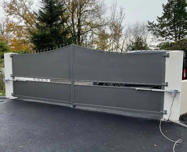 portail vert installé